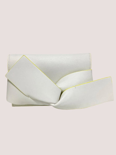 BOW CLUTCH IN WHITE