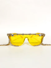 Load image into Gallery viewer, ICON SUNGLASSES IN YELLOW